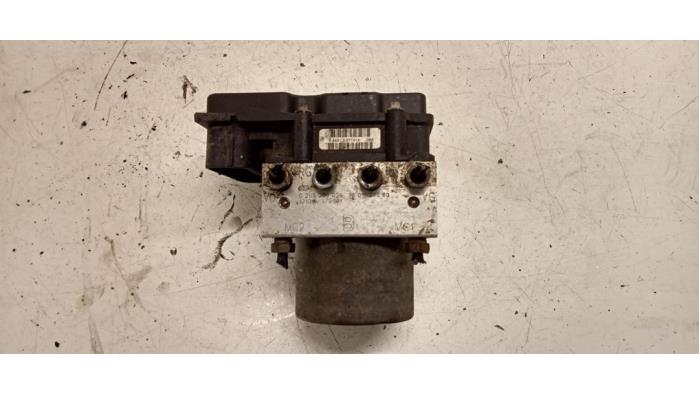 Gebruikte ABS Pomp Peugeot Partner (GC/GF/GG/GJ/GK) 1.6 HDI 75 16V Prijs € 180,00 Margeregeling aangeboden door Hans Auto Onderdelen