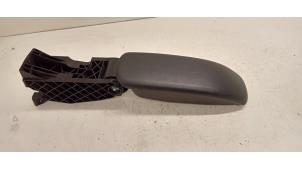 Gebruikte Armleuning Citroen C3 (SC) 1.4 Prijs € 40,00 Margeregeling aangeboden door Hans Auto Onderdelen