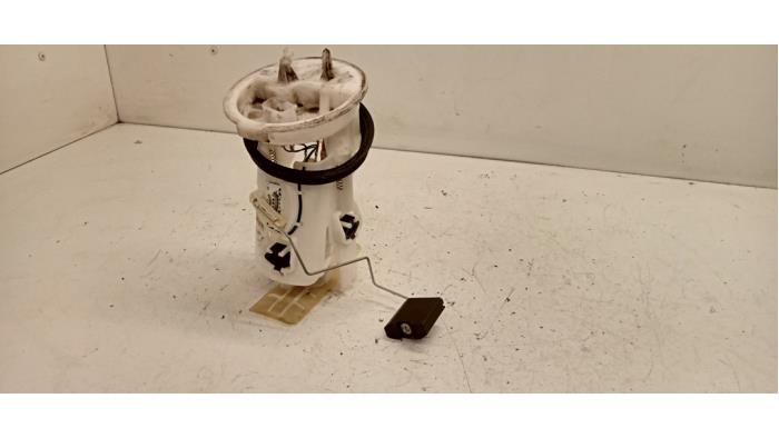 Gebruikte Tank element Pomp BMW 3 serie Touring (E46/3) 318i 16V Prijs € 30,00 Margeregeling aangeboden door Hans Auto Onderdelen
