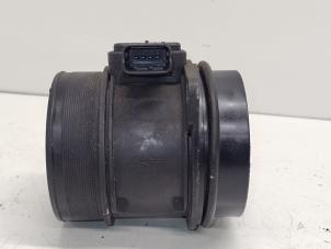 Gebruikte Luchthoeveelheidsmeter Citroen Jumpy (G9) 2.0 HDI 120 16V Prijs € 15,00 Margeregeling aangeboden door Hans Auto Onderdelen