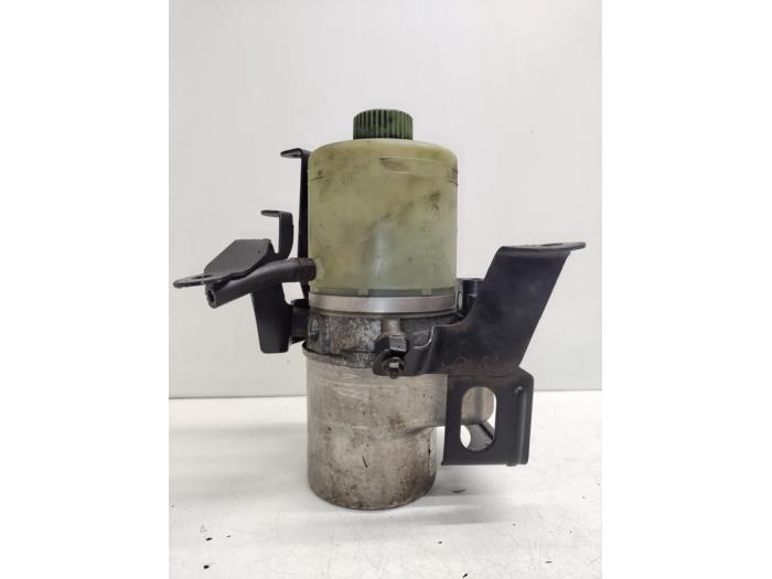 Gebruikte Servopomp Volkswagen Polo IV (9N1/2/3) 1.2 Prijs € 25,00 Margeregeling aangeboden door Hans Auto Onderdelen