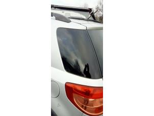 Gebruikte Ruit Extra 4Deurs links-achter Suzuki SX4 (EY/GY) 1.6 16V VVT Comfort,Exclusive Autom. Prijs € 35,00 Margeregeling aangeboden door Hans Auto Onderdelen