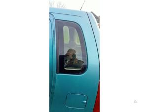 Gebruikte Ruit Extra 4Deurs links-achter Opel Agila (A) 1.0 12V Twin Port Prijs € 25,00 Margeregeling aangeboden door Hans Auto Onderdelen