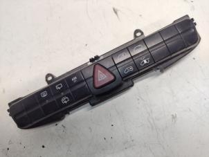 Gebruikte Cockpit Mercedes Vito (639.6) 2.2 111 CDI 16V Prijs € 35,00 Margeregeling aangeboden door Hans Auto Onderdelen