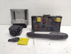 Gebruikte Slotenset Mercedes Vito (639.6) 2.2 111 CDI 16V Prijs € 150,00 Margeregeling aangeboden door Hans Auto Onderdelen