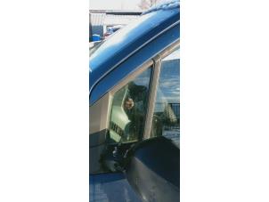 Gebruikte Driehoeks Ruit links-voor Opel Agila (B) 1.0 12V Prijs € 25,00 Margeregeling aangeboden door Hans Auto Onderdelen