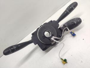 Gebruikte Licht + Raw Schakelaar Peugeot 206 (2A/C/H/J/S) 1.4 XR,XS,XT,Gentry Prijs € 95,00 Margeregeling aangeboden door Hans Auto Onderdelen