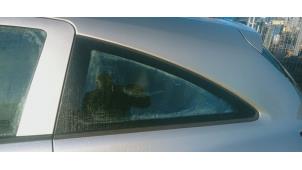 Gebruikte Extra Ruit 2Deurs links-achter Opel Corsa D 1.2 16V Prijs € 30,00 Margeregeling aangeboden door Hans Auto Onderdelen