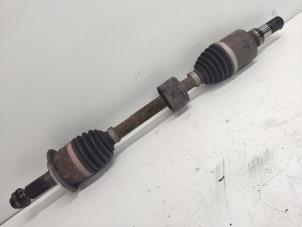 Gebruikte Aandrijfas links-voor Suzuki SX4 (EY/GY) 1.6 16V VVT Comfort,Exclusive Autom. Prijs € 25,00 Margeregeling aangeboden door Hans Auto Onderdelen