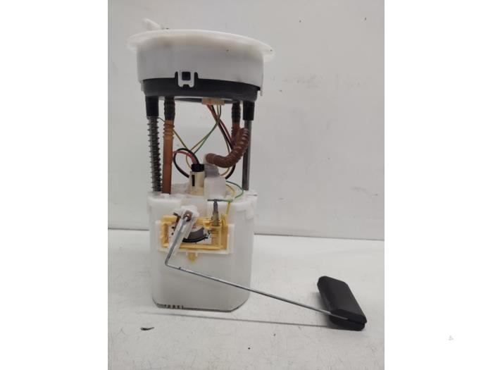 Gebruikte Tank element Pomp Opel Agila (B) 1.0 12V Prijs € 45,00 Margeregeling aangeboden door Hans Auto Onderdelen