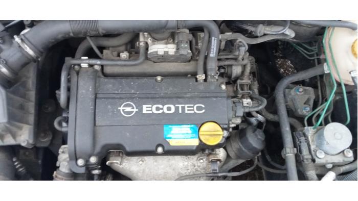 Gebruikte Rembekrachtiger Opel Tigra Twin Top 1.4 16V Prijs € 50,00 Margeregeling aangeboden door Hans Auto Onderdelen