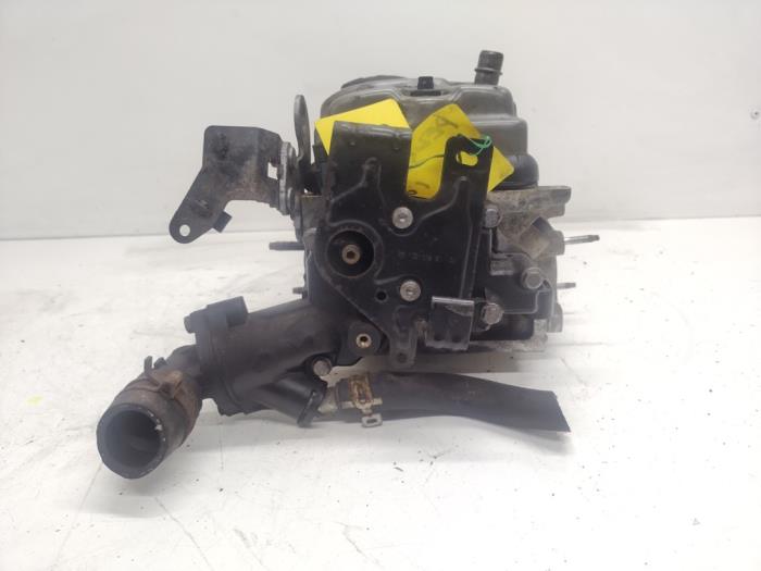 Cilinderkop van een Peugeot 1007 (KM) 1.4 2006