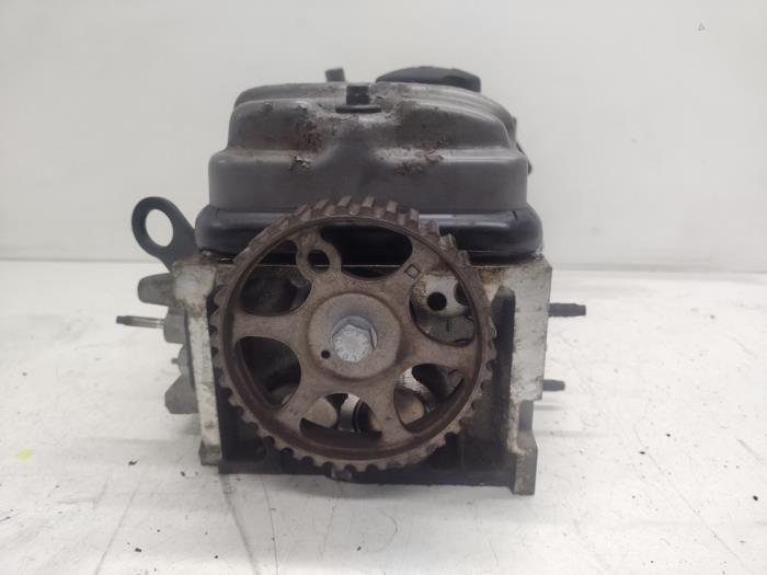 Cilinderkop van een Peugeot 1007 (KM) 1.4 2006