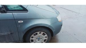 Gebruikte Scherm rechts-voor Fiat Idea (350AX) 1.4 16V Prijs € 45,00 Margeregeling aangeboden door Hans Auto Onderdelen