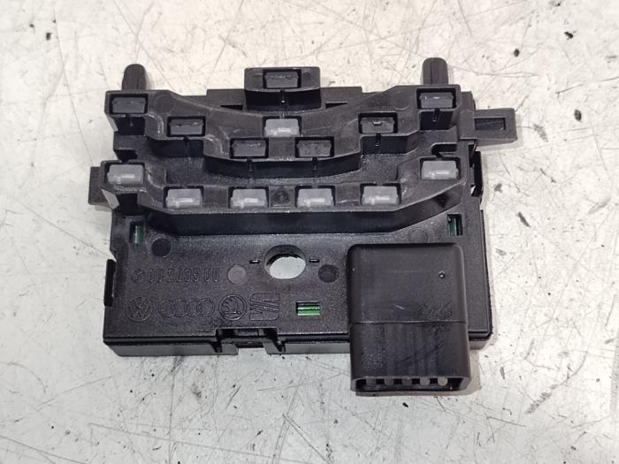 Gebruikte Gier sensor Volkswagen Caddy III (2KA,2KH,2CA,2CH) 1.6 Prijs € 10,00 Margeregeling aangeboden door Hans Auto Onderdelen