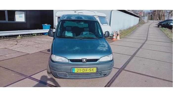 Gebruikte Motor Peugeot Partner Combispace 1.4 Prijs € 175,00 Margeregeling aangeboden door Hans Auto Onderdelen