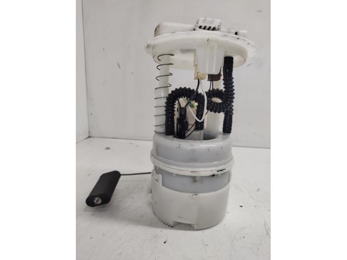 Gebruikte Tank element Pomp Renault Twingo II (CN) 1.2 16V Prijs € 30,00 Margeregeling aangeboden door Hans Auto Onderdelen