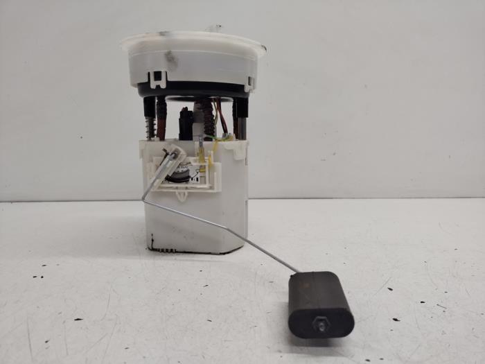 Gebruikte Tank element Pomp Ford Fiesta 6 (JA8) 1.25 16V Prijs € 25,00 Margeregeling aangeboden door Hans Auto Onderdelen