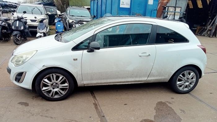 Gebruikte Rembol Opel Corsa D 1.2 16V LPG Prijs € 50,00 Margeregeling aangeboden door Hans Auto Onderdelen