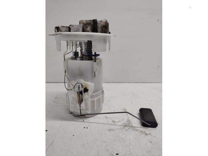 Gebruikte Tank element Pomp Peugeot 208 I (CA/CC/CK/CL) 1.0 Vti 12V PureTech Prijs € 35,00 Margeregeling aangeboden door Hans Auto Onderdelen