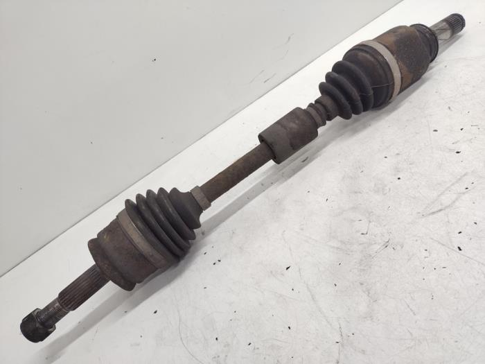 Gebruikte Steekas links-voor Mitsubishi Colt (Z2/Z3) 1.1 12V Prijs € 30,00 Margeregeling aangeboden door Hans Auto Onderdelen