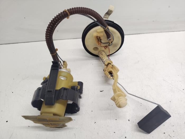 Gebruikte Tank element Pomp BMW 5 serie (E39) 523i 24V Prijs € 50,00 Margeregeling aangeboden door Hans Auto Onderdelen