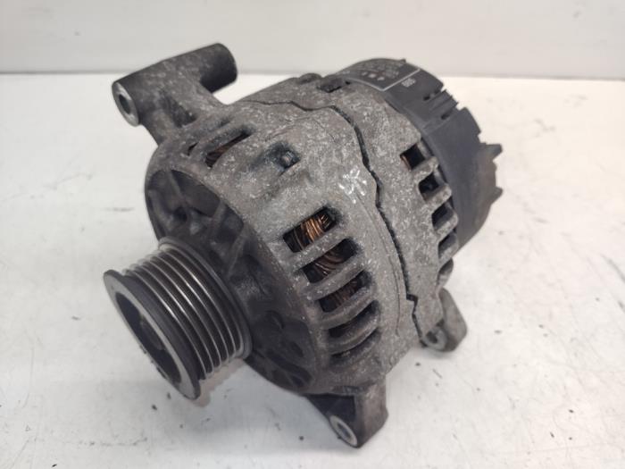 Gebruikte Dynamo Volvo S40 (VS) 2.0 16V Prijs € 35,00 Margeregeling aangeboden door Hans Auto Onderdelen
