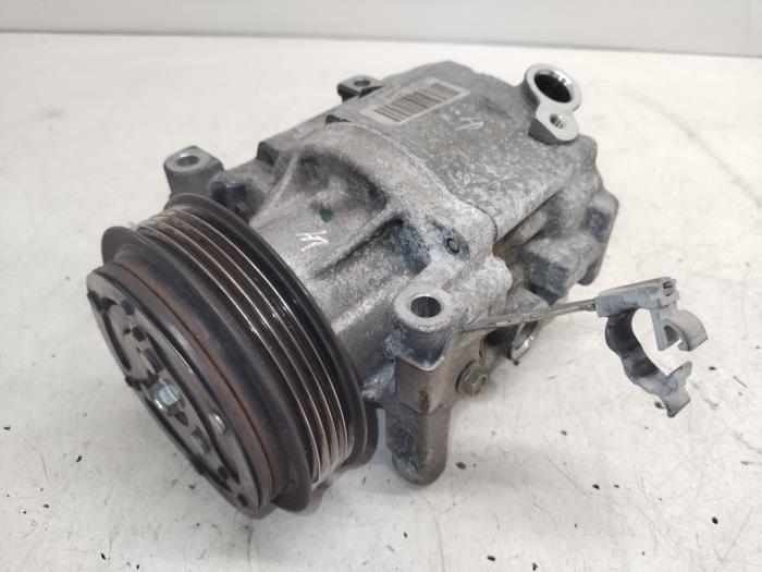 Gebruikte Pomp Airco Fiat Bravo (198A) 1.4 16V Prijs € 25,00 Margeregeling aangeboden door Hans Auto Onderdelen