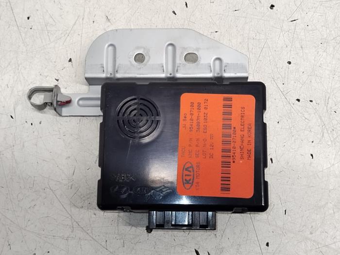 Gebruikte Alarm module Kia Picanto (BA) 1.0 12V Prijs € 25,00 Margeregeling aangeboden door Hans Auto Onderdelen