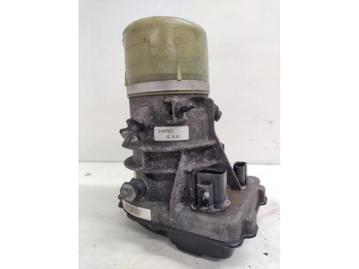 Gebruikte Pomp Servo Volvo V70 (BW) 1.6 DRIVe,D2 Prijs € 85,00 Margeregeling aangeboden door Hans Auto Onderdelen