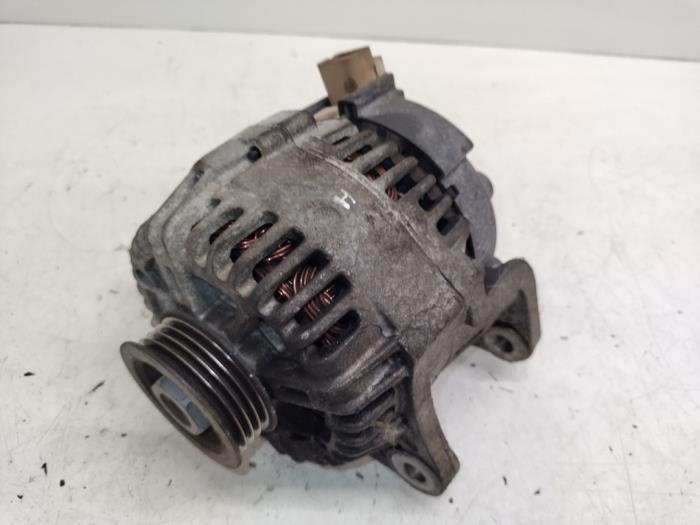 Gebruikte Dynamo Nissan Micra (K12) 1.2 16V Prijs € 25,00 Margeregeling aangeboden door Hans Auto Onderdelen