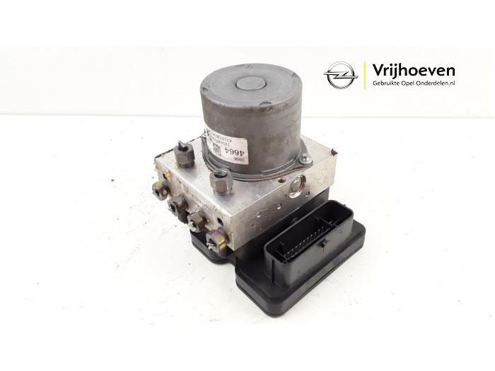 Gebruikte ABS Pomp Opel Astra K 1.4 Turbo 16V Prijs € 80,00 Margeregeling aangeboden door Autodemontage Vrijhoeven B.V.