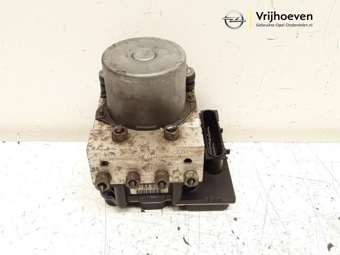 Gebruikte ABS Pomp Opel Corsa D 1.6i OPC 16V Turbo Prijs € 175,00 Margeregeling aangeboden door Autodemontage Vrijhoeven B.V.