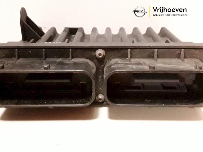 Computer Koeling van een Opel Zafira (F75) 1.6 16V 2002
