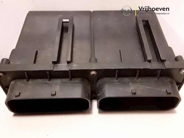 Computer Koeling van een Opel Zafira (F75) 1.6 16V 2002