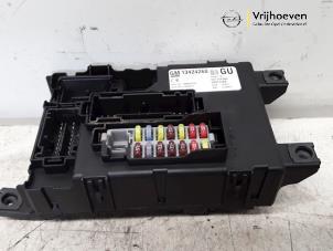 Gebruikte Zekeringkast Opel Corsa D 1.2 16V Prijs € 100,00 Margeregeling aangeboden door Autodemontage Vrijhoeven B.V.