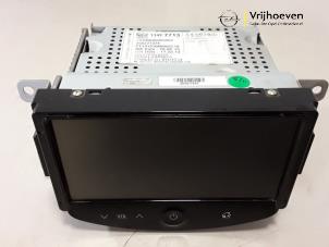 Gebruikte Radio module Opel Adam 1.2 16V Prijs € 250,00 Margeregeling aangeboden door Autodemontage Vrijhoeven B.V.