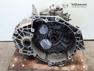 Gebruikte Versnellingsbak Opel Zafira Tourer (P12) 2.0 CDTI 16V 130 Ecotec Prijs € 250,00 Margeregeling aangeboden door Autodemontage Vrijhoeven B.V.
