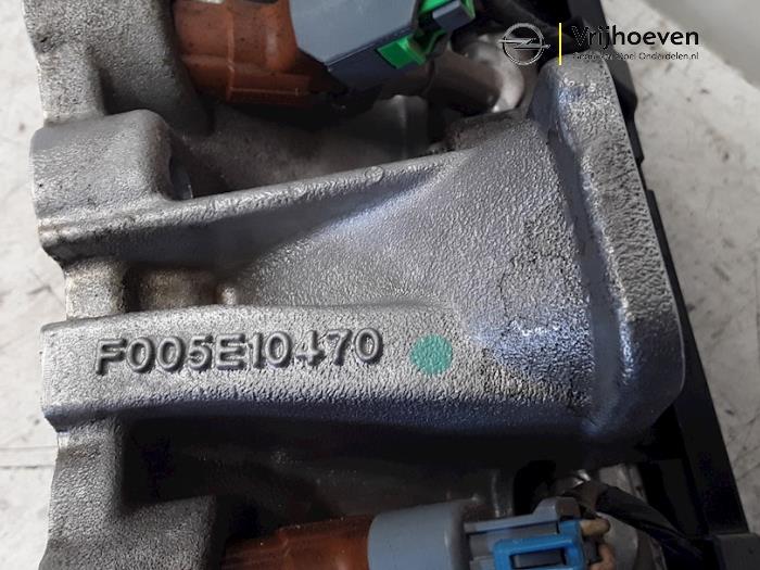 Inlaatspruitstuk van een Opel Insignia 2.8 V6 Turbo 24V 4x4 Ecotec 2013
