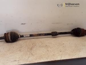 Gebruikte Steekas rechts-voor Opel Astra J (PC6/PD6/PE6/PF6) 1.3 CDTI 16V EcoFlex Prijs € 75,00 Margeregeling aangeboden door Autodemontage Vrijhoeven B.V.