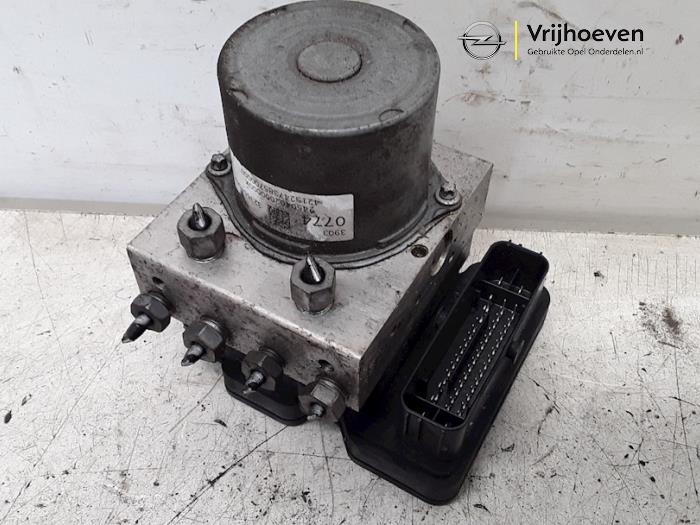 Gebruikte ABS Pomp Opel Astra K 1.6 CDTI 136 16V Prijs € 150,00 Margeregeling aangeboden door Autodemontage Vrijhoeven B.V.