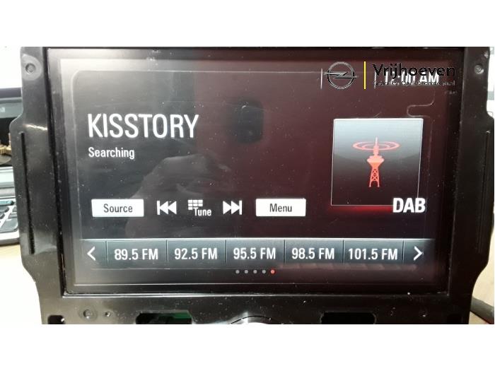 Radio van een Opel Corsa E 1.4 16V 2017