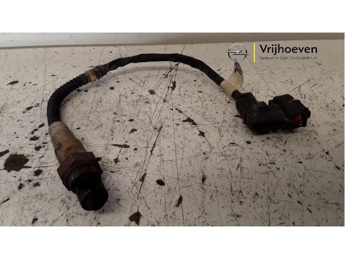 Lambda Sonde van een Opel Corsa D 1.6i OPC 16V Turbo 2011