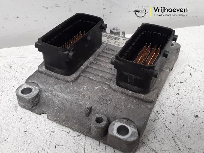 Gebruikte Computer Motormanagement Opel Corsa D 1.6i OPC 16V Turbo Prijs € 200,00 Margeregeling aangeboden door Autodemontage Vrijhoeven B.V.