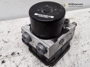 Gebruikte ABS Pomp Opel Astra J GTC (PD2/PF2) 1.4 Turbo 16V ecoFLEX 140 Prijs € 140,00 Margeregeling aangeboden door Autodemontage Vrijhoeven B.V.