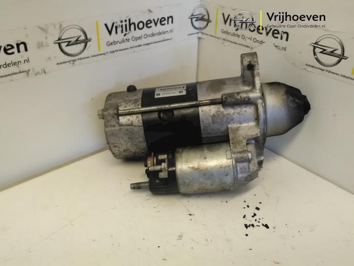 Gebruikte Startmotor Opel Astra J (PC6/PD6/PE6/PF6) Prijs € 40,00 Margeregeling aangeboden door Autodemontage Vrijhoeven B.V.