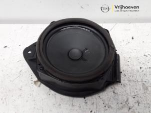 Gebruikte Speaker Opel GT 2.0 16V Turbo Prijs € 25,00 Margeregeling aangeboden door Autodemontage Vrijhoeven B.V.