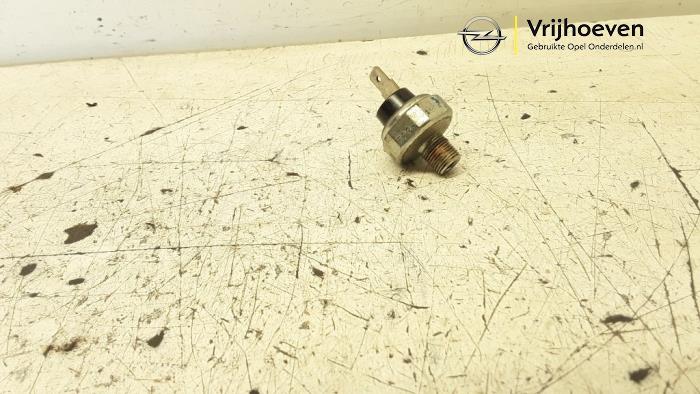 Gebruikte Oliedruk sensor Opel Agila (B) 1.2 16V Prijs € 15,00 Margeregeling aangeboden door Autodemontage Vrijhoeven B.V.