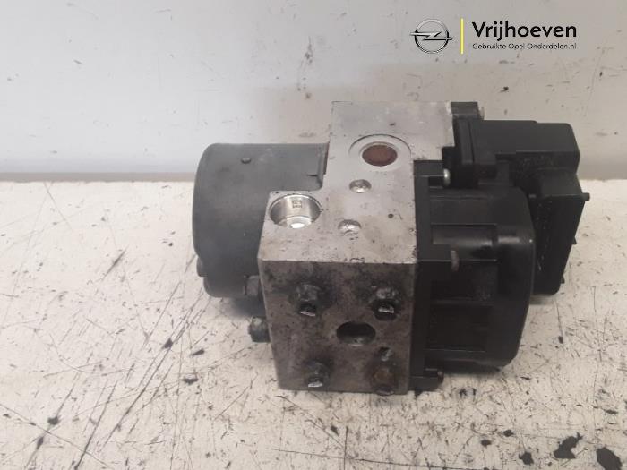 Gebruikte ABS Pomp Opel Meriva (A) 1.6 16V Prijs € 35,00 Margeregeling aangeboden door Autodemontage Vrijhoeven B.V.
