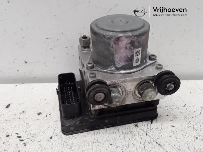 Gebruikte ABS Pomp Opel Insignia 1.4 Turbo 16V Ecotec Prijs € 200,00 Margeregeling aangeboden door Autodemontage Vrijhoeven B.V.